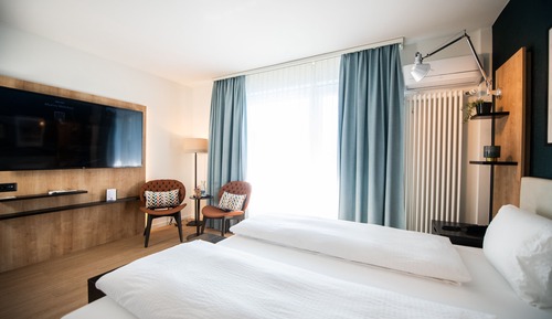 Comfort Room, Balcony