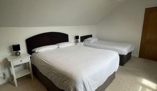 Classic Double or Twin Room, Ensuite