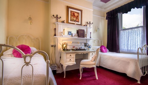 Traditional Twin Room, Ensuite (The Garden Room)