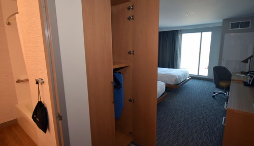 Room, 2 Queen Beds, Accessible (Roll-in Shower/Hearing Impaired)