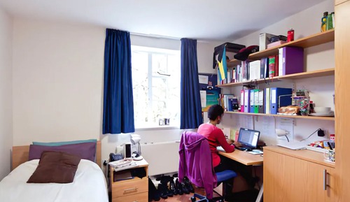 Single Room, Women only, Shared Bathroom