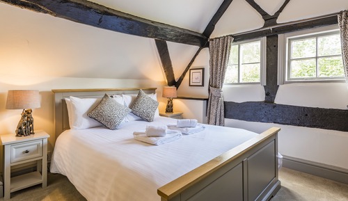 Classic Room, 1 King Bed, Bathtub