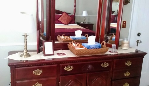 Comfort Double Room, Shared Bathroom (1. The Sequoia)