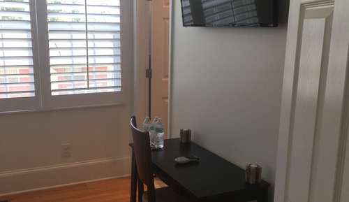 Comfort Room, 1 Queen Bed