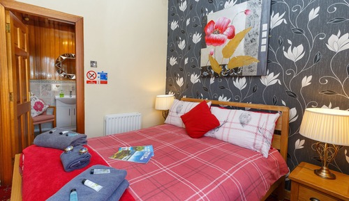 Standard Double Room, Ensuite, Garden View