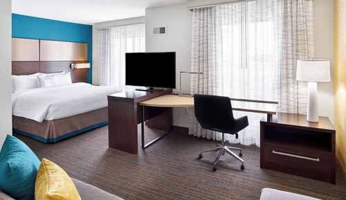 Studio, 1 King Bed with Sofa bed (Mobility Accessible, Roll-In Shower)