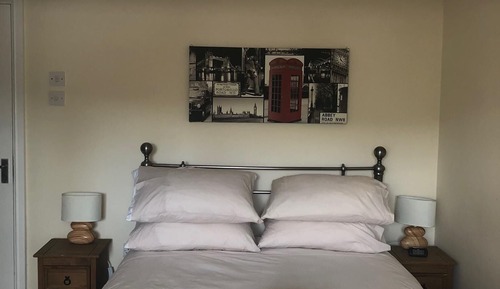 Standard Double Room, Ensuite (Room 8)