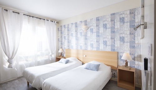 Twin Room, Kitchenette