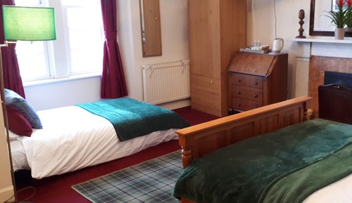 Suite, Ensuite (The Brodie Suite)