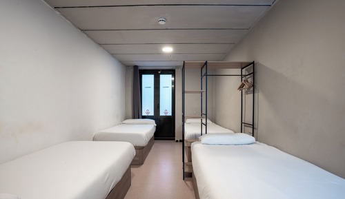Bed in 4-Bed Shared Female Room with Private Bathroom
