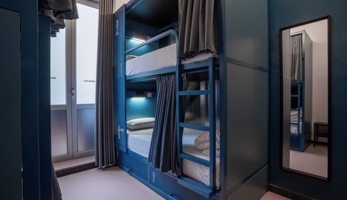 Bed in a 4-bed Shared Room with Shared Bathroom