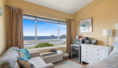 Standard Room, 1 King Bed with Sofa bed, Ocean View, Sea Facing