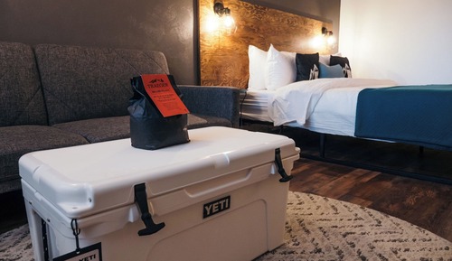 Single King with Sleeper Sofa