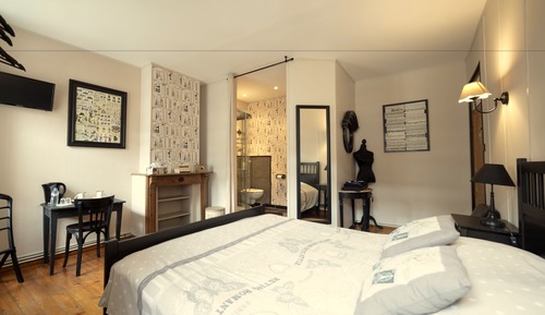 Double Room (La Retro)