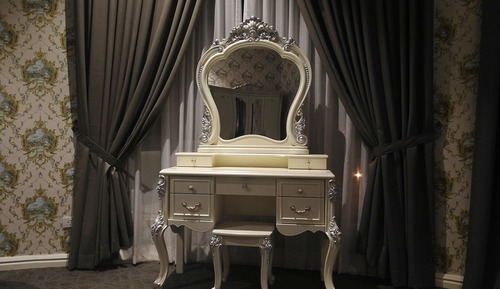 Exclusive Room, 1 King Bed, Mountain View