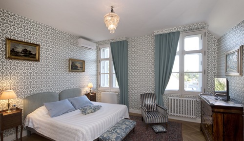 Deluxe Suite, 2 Bedrooms, Non Smoking, Connecting Rooms (Bishop)