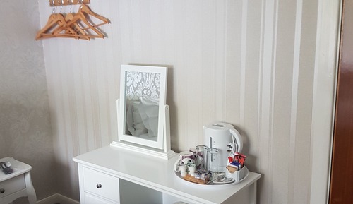 Basic Double Room, Ensuite (Bedroom 3)