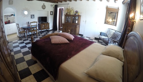 Family Studio, Private Bathroom, Courtyard View (Le Studio)