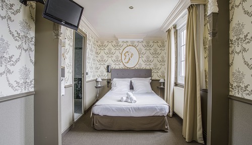 Family Room (bathtub)