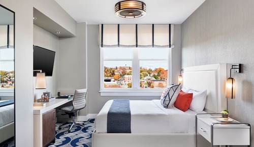Standard Room, 1 King Bed