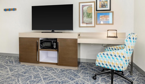 Room, 1 King Bed, Refrigerator & Microwave