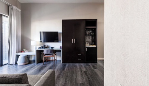 Suite, Balcony