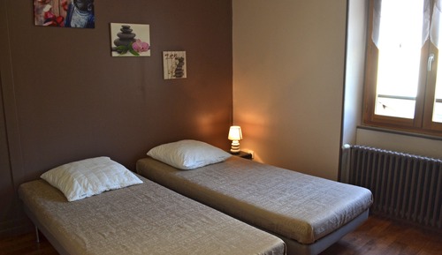 Standard Triple Room, Shared Bathroom (Chambre de 3 personnes)