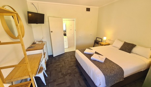 Standard Double Room (Queen Room)