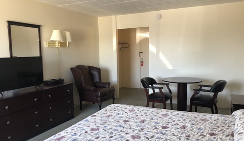 Standard Room, Smoking