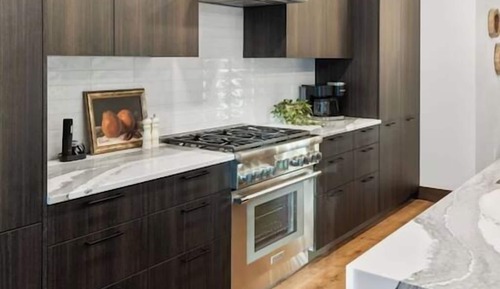Luxury Condo, 3 Bedrooms, Kitchen, Partial Lake View