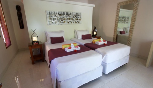 Deluxe Villa, Multiple Beds, Pool View, Poolside