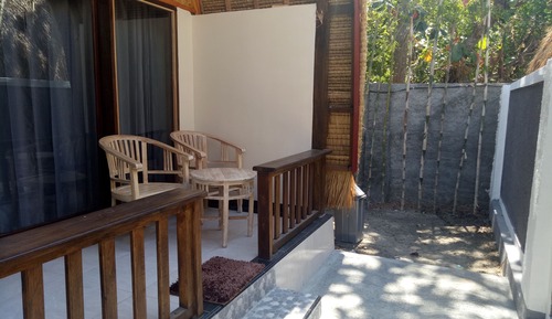 Deluxe Bungalow, Corner