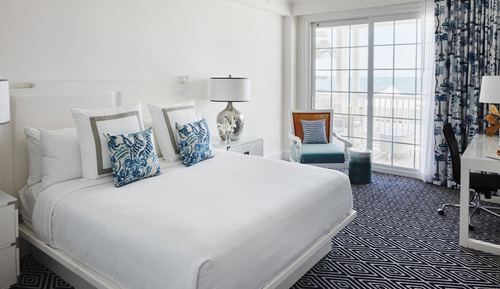 Suite, 1 King Bed with Sofa bed, Balcony, Oceanfront (King, Kitchenette)