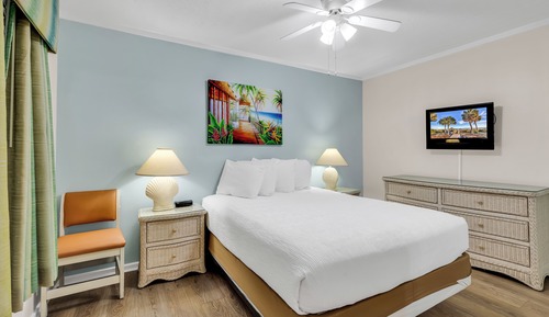 Traditional Condo, 2 Bedrooms
