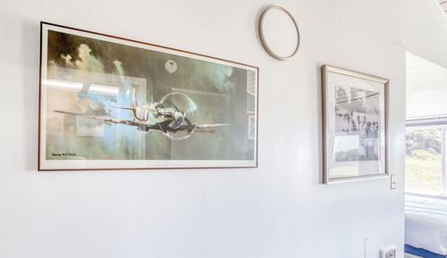 Basic Single Room, 1 Queen Bed, Partial Ocean View, Corner