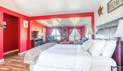 Standard Single Room, 1 Queen Bed, Partial Ocean View