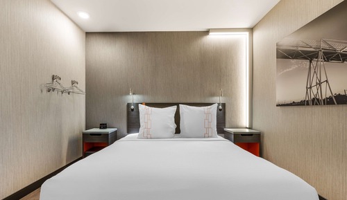 Standard Room, 1 King Bed, Accessible, Non Smoking
