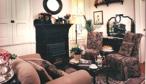 SquibbHouse - Village Room