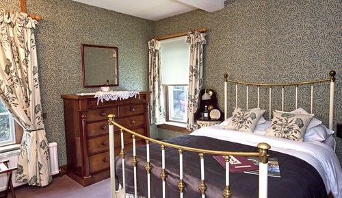 Deluxe Double Room (with Shower)