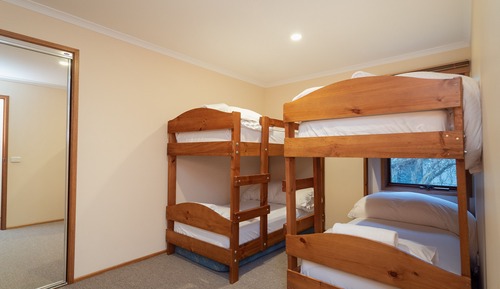 Family Chalet, 2 Bedrooms, Fireplace, Mountainside