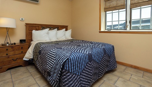 Small Queen Suite 11