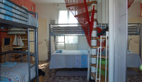 Family Double or Twin Room, Multiple Beds, Non Smoking, Courtyard View