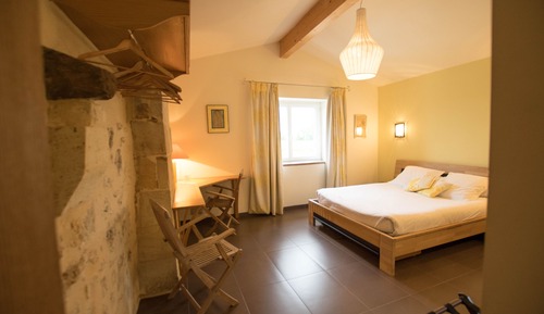 Double Room (Monbadon)