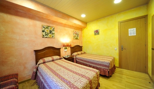 Double Room, 2 Twin Beds (Economy - No Pets allowed)