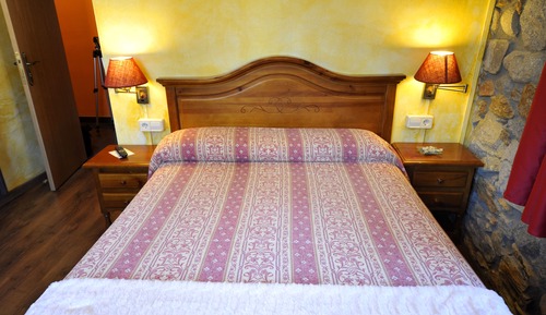 Double Room, 1 Double Bed (Small - Pets not allowed)