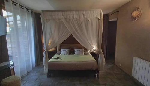 Double Room (Crusoe)