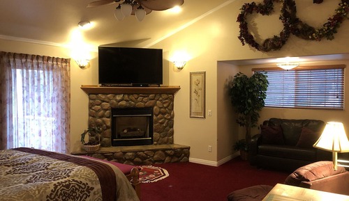 Comfort Room, 1 King Bed with Sofa bed, Non Smoking (110/111)