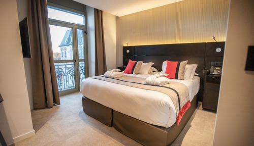 Junior Suite, 1 Queen Bed, Accessible, Non Smoking