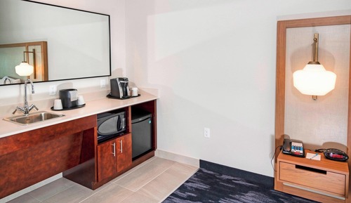 Room, 2 Queen Beds, Hearing Accessible (Roll-in Shower)