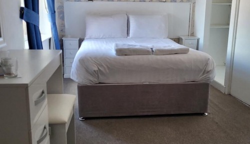 Basic Double Room, Ensuite